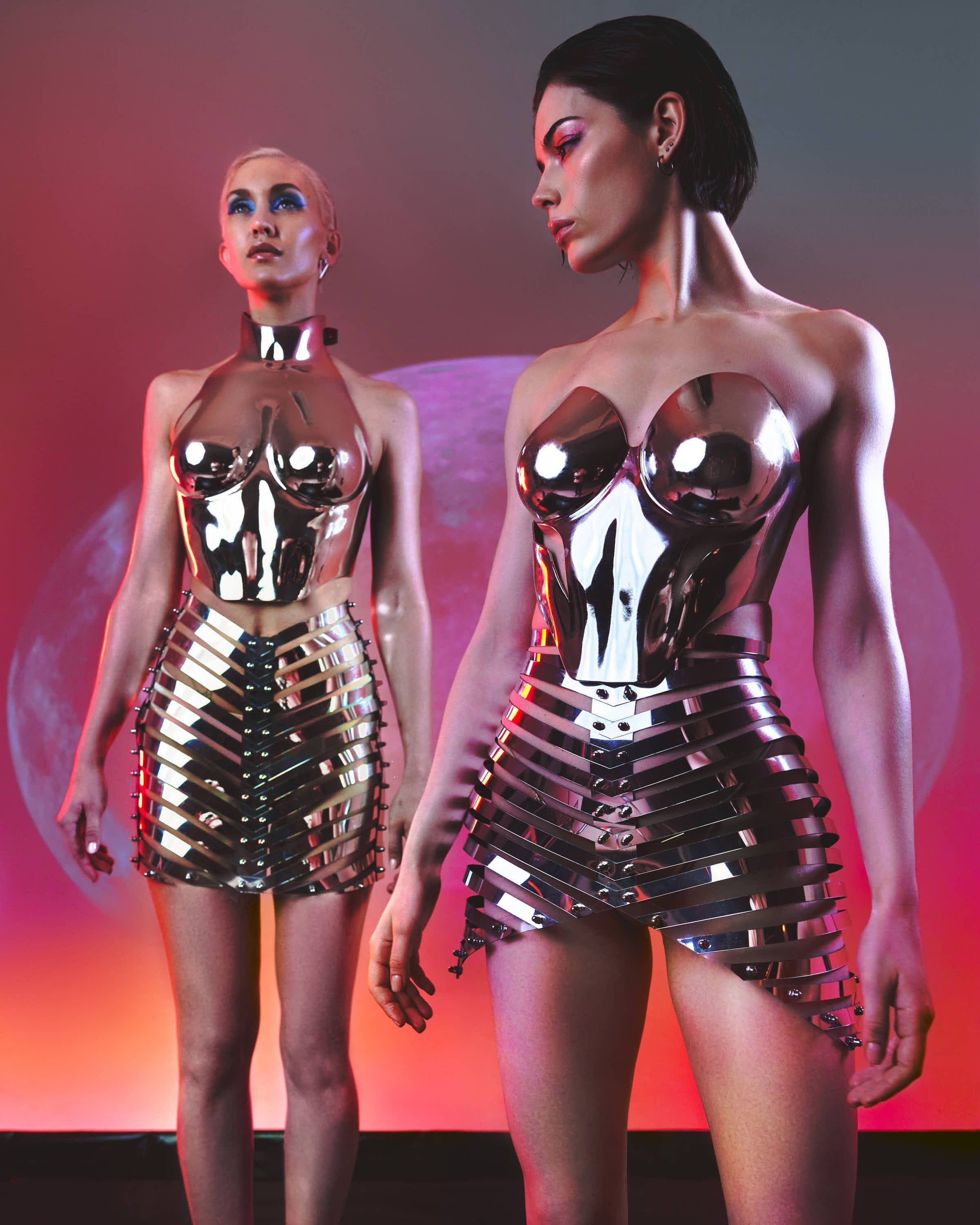 Сorset and skirt chrome